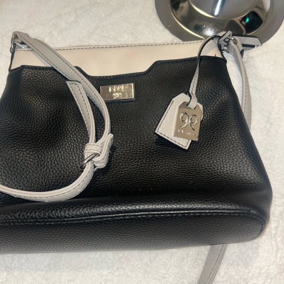 BAG & BOBBLES 9 West Black and White Crossbody Bag & Extras - Picture 4 of 13